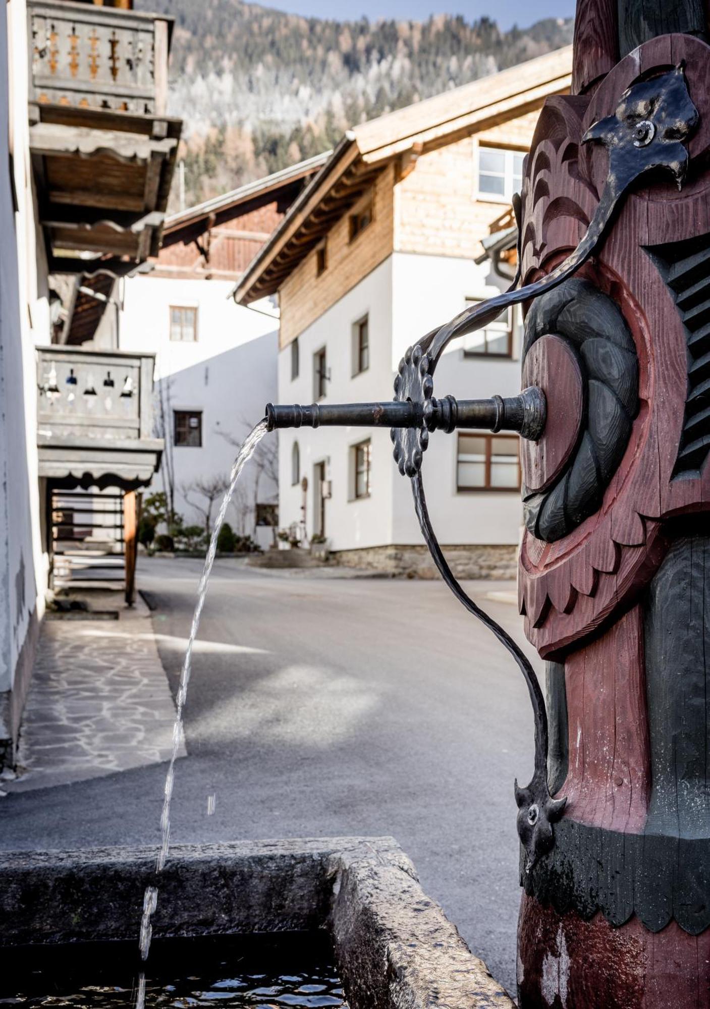 Am Dorfbrunnen Apartment Oetz Bagian luar foto